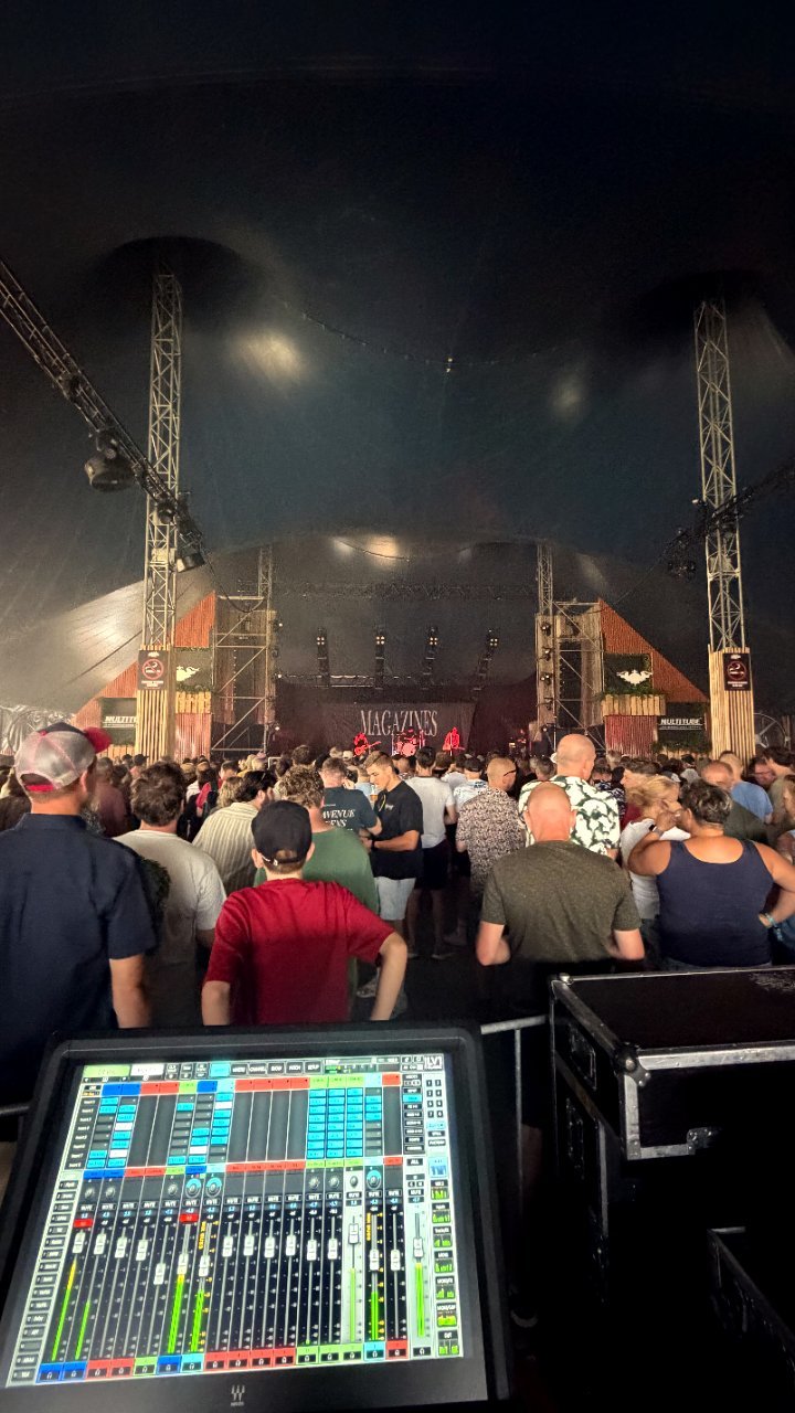Festival tent, mixing Magazines